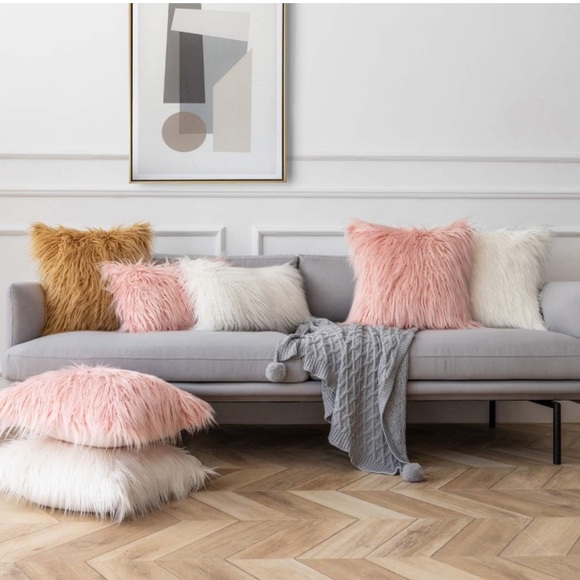 🖤 Set of two faux fur pillow cases 12” x 20” - Picture 5 of 5